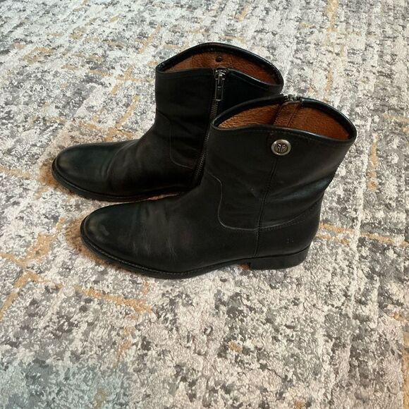 FRYE MELISSA SHORT BUTTON BOOT! EUC! SIZE 8.5 - Picture 3 of 13